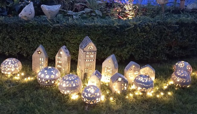 Kleiner Rosen- und Staudengarten Kleiner Rosen- und Staudengarten